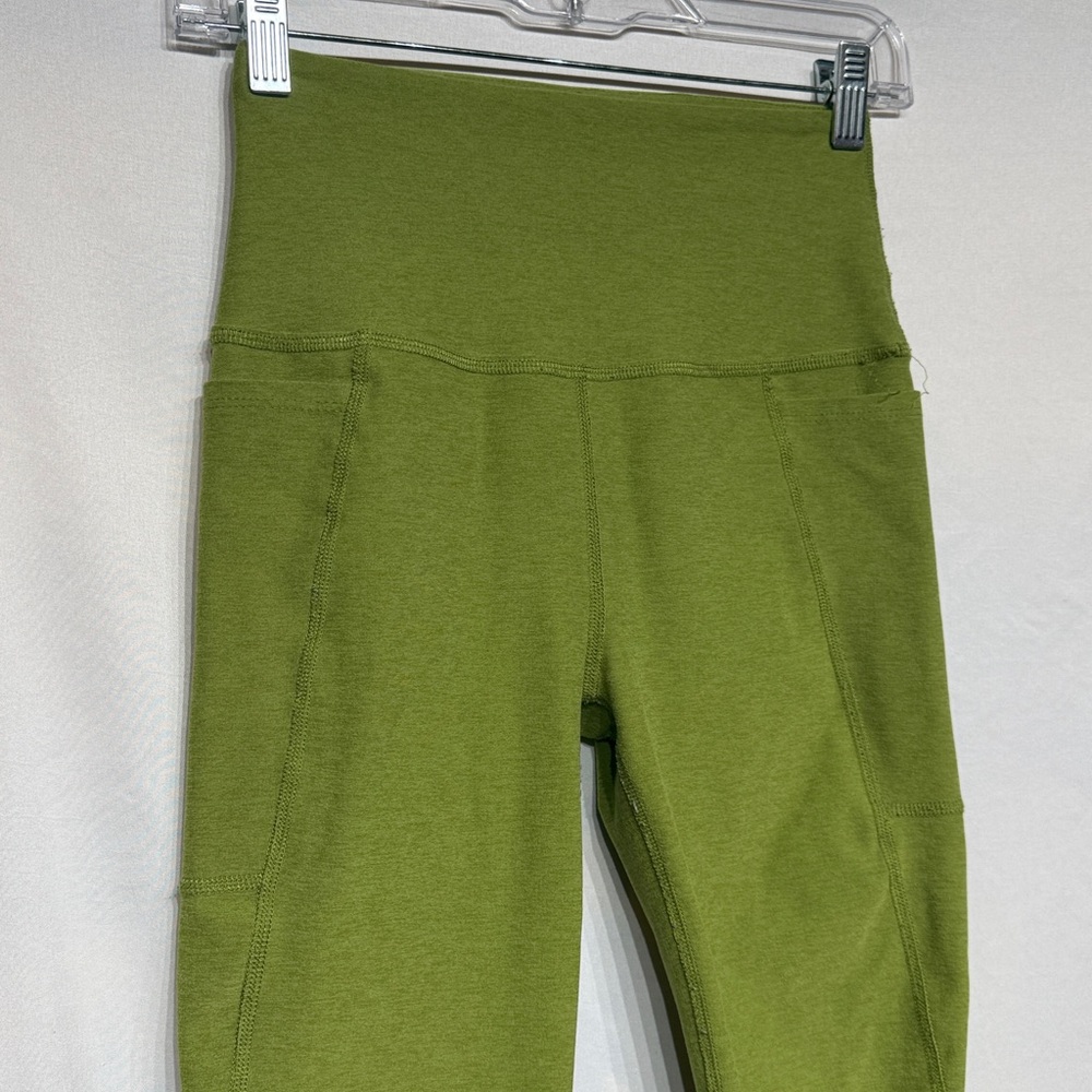 Beyond Yoga Spacedye Out Of Pocket High Waisted Capri Legging Fern Green Heather - Picture 5 of 10